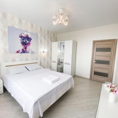 Апартаменты В Новом Доме Odessa Exterior foto